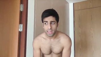 No se aguantaron a llegar al motel, sexo duro en el auto | PornoMixCasero.com
