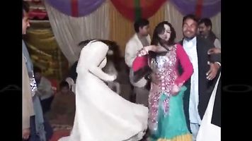 Dance of Escorts in Lahore Party by SexInLahore.Com