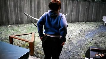 Exhibitionist Mom Shows Her Fat Booty Out In Public