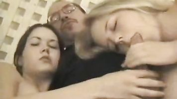 Old guy and blonde girl sex.