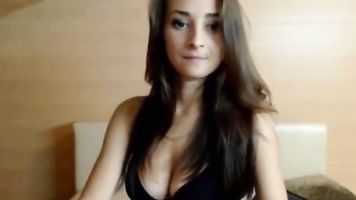 Perfect British Girl mastrubating