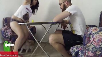 plays the game shows with a hidden cam voyeur spying the ass of my cute gf