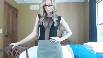camgirl gives a blowjob to dildo spank cams com